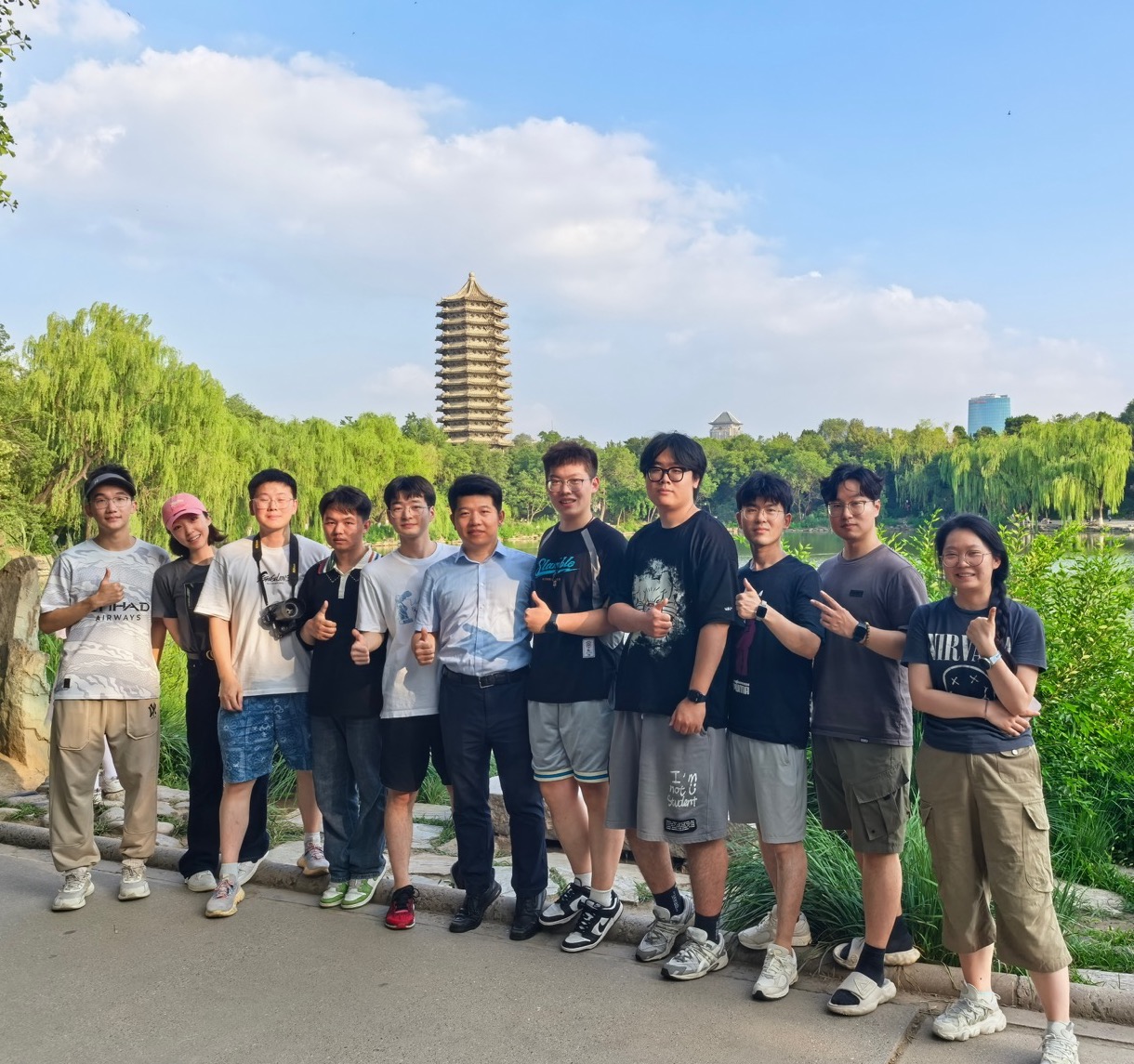 北京大学冰冻圈河流课题组合影